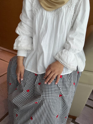Open image in slideshow, Heartsy gingham - bloom &amp; broderie collection
