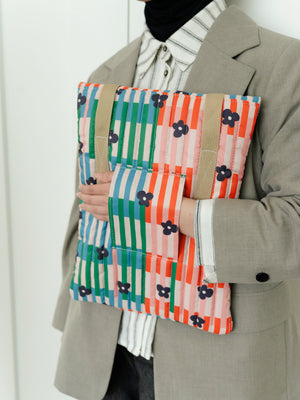 Poofy laptop bag in Olli