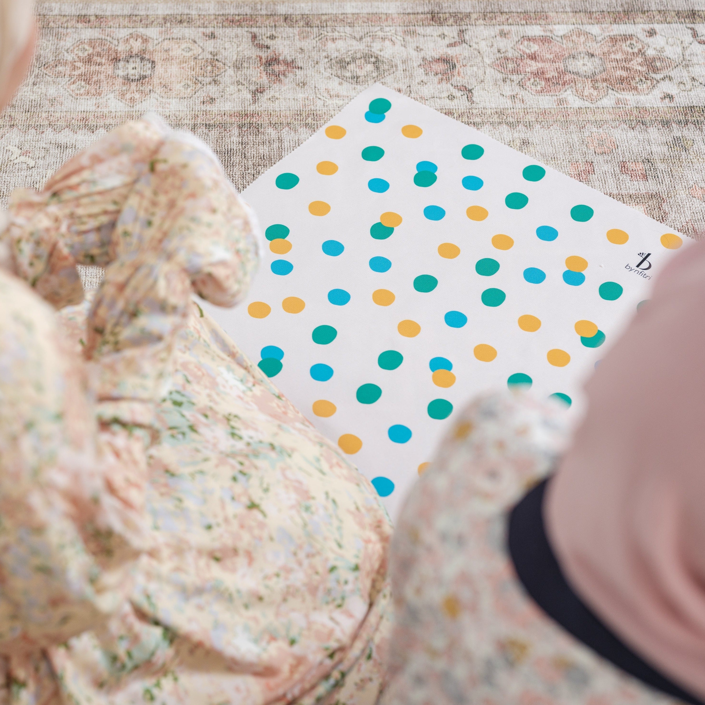 Cream confetti prayer mat