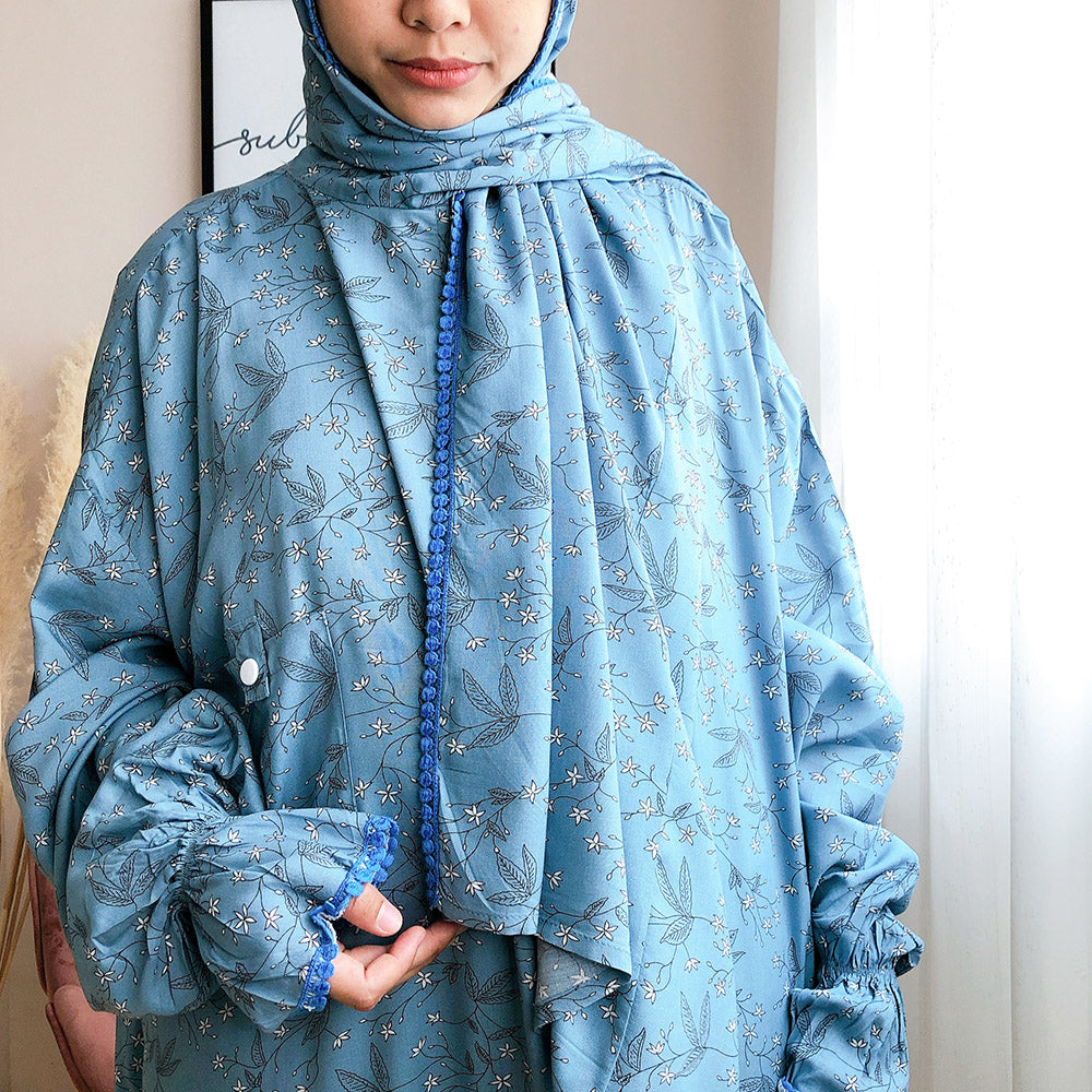 whimsical blue raudah prayer 